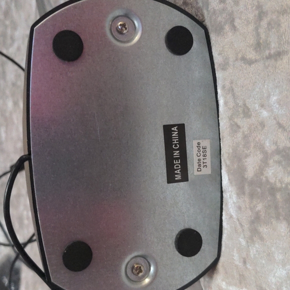 Onn. Indoor Easy Adjustable HDTV Antenna - Picture 4 of 5